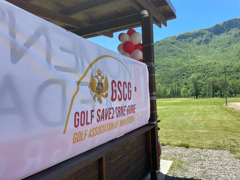 <p>Golf donosi privilegiju uživanja u prirodi, građenja prijateljstava i mogućnosti da „budemo ono što jesmo“, kazala je Radmila Mikić Anđus iz Golf saveza Crne Gore</p>