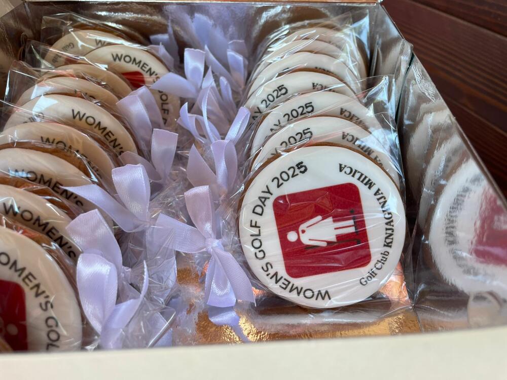 <p>Golf donosi privilegiju uživanja u prirodi, građenja prijateljstava i mogućnosti da „budemo ono što jesmo“, kazala je Radmila Mikić Anđus iz Golf saveza Crne Gore</p>