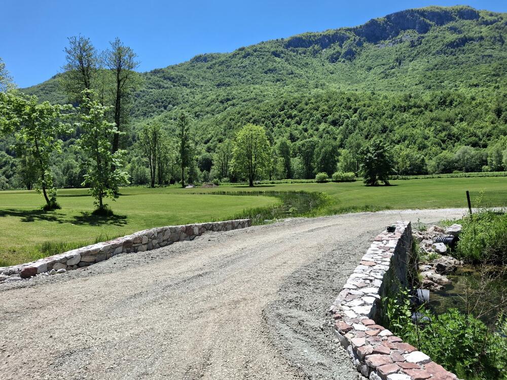 <p>Golf donosi privilegiju uživanja u prirodi, građenja prijateljstava i mogućnosti da „budemo ono što jesmo“, kazala je Radmila Mikić Anđus iz Golf saveza Crne Gore</p>