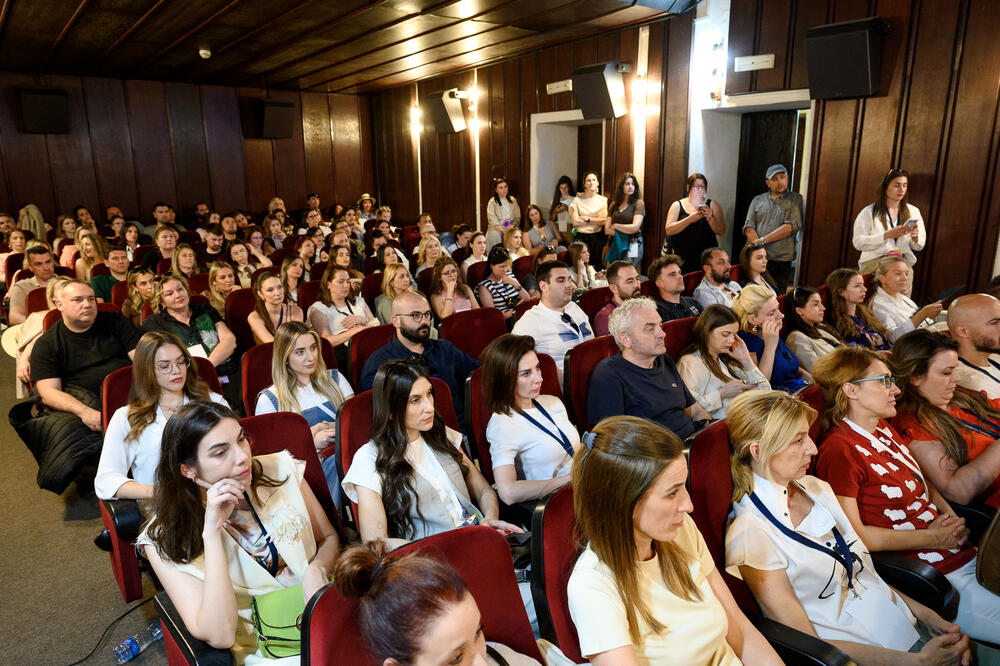 <p>Kotor postao nezaobilazna stanica na mapi regionalnih događaja koji spajaju medije, umjetnost, komunikacije, tehnologiju i kreativne industrije</p>