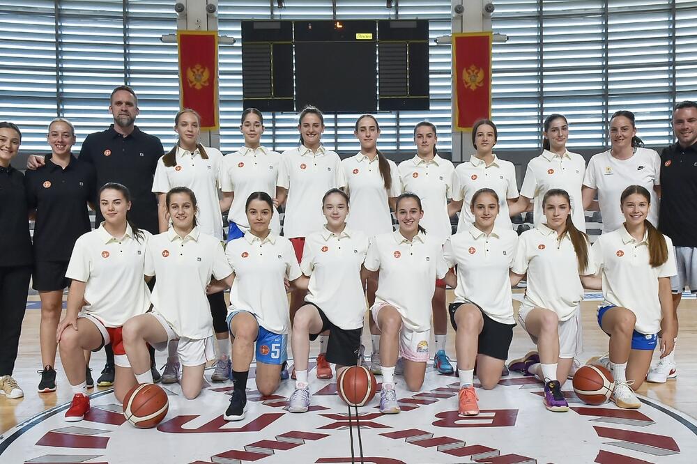 Ženska juniorska košarkaška reprezentacija Crne Gore, Foto: KSCG