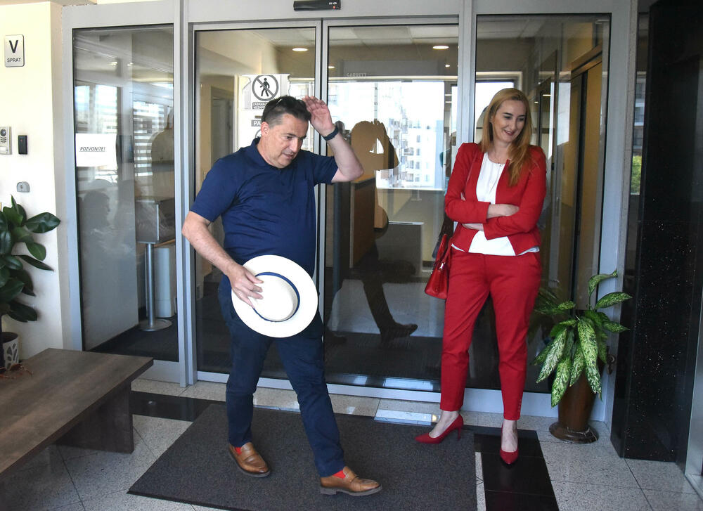 Savjet ASK odbio zahtjeve da se Perović još godinu isplaćuje...