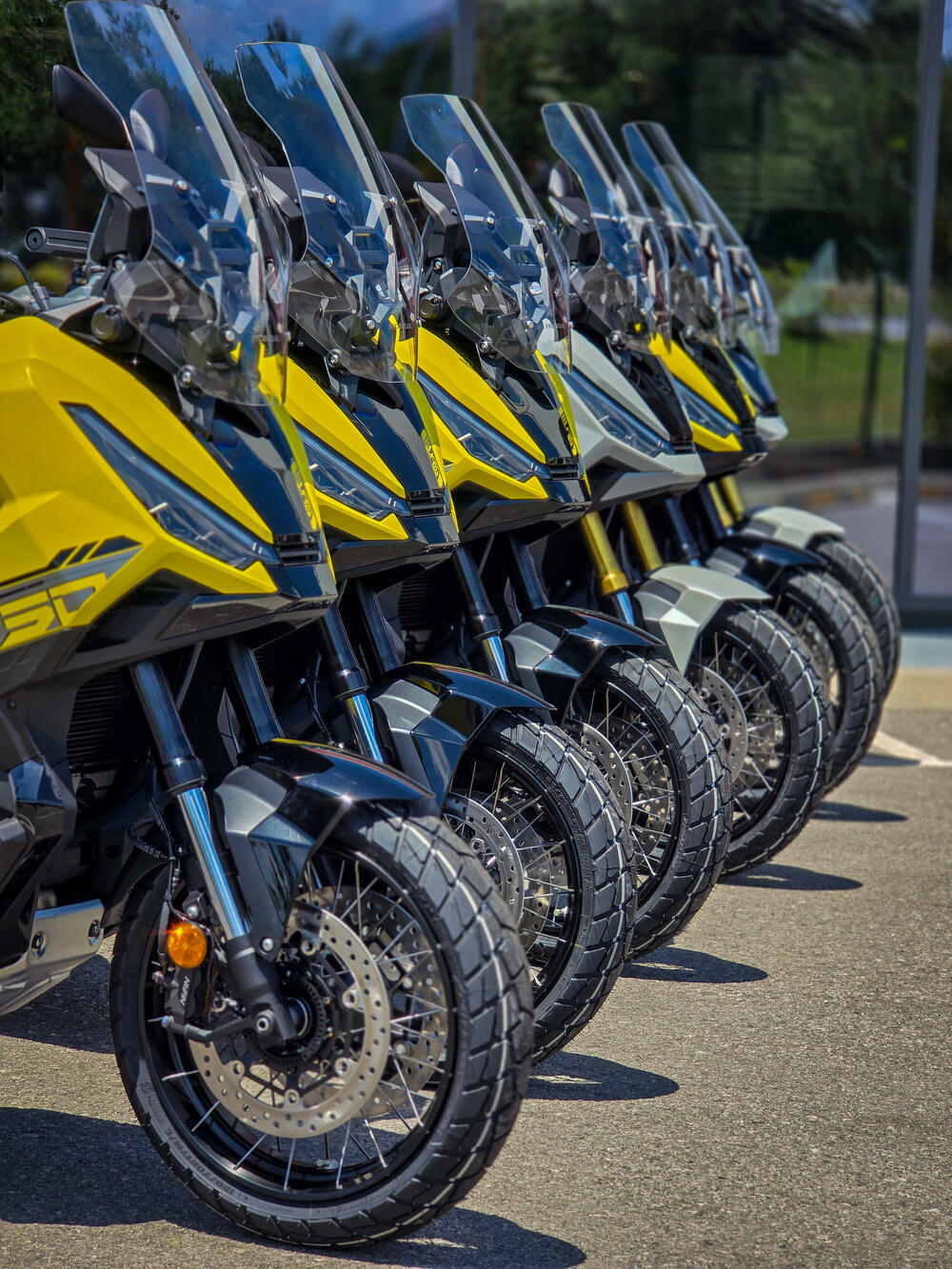 <p><strong><em>Novi X-ADV razbija kalup i podiže standard</em></strong></p>