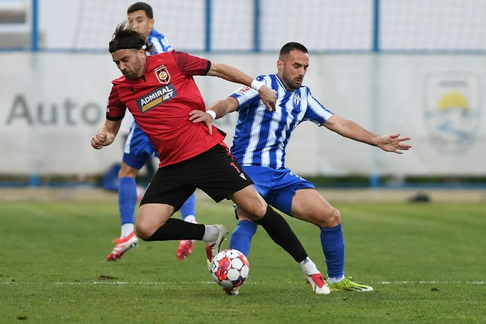 Draško Božović u duelu sa Draganom Grivićem iz Budućnosti, Foto: FSCG
