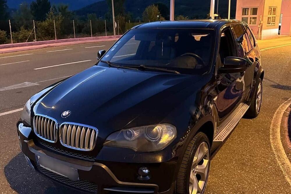 BMW, Foto: Uprava policije