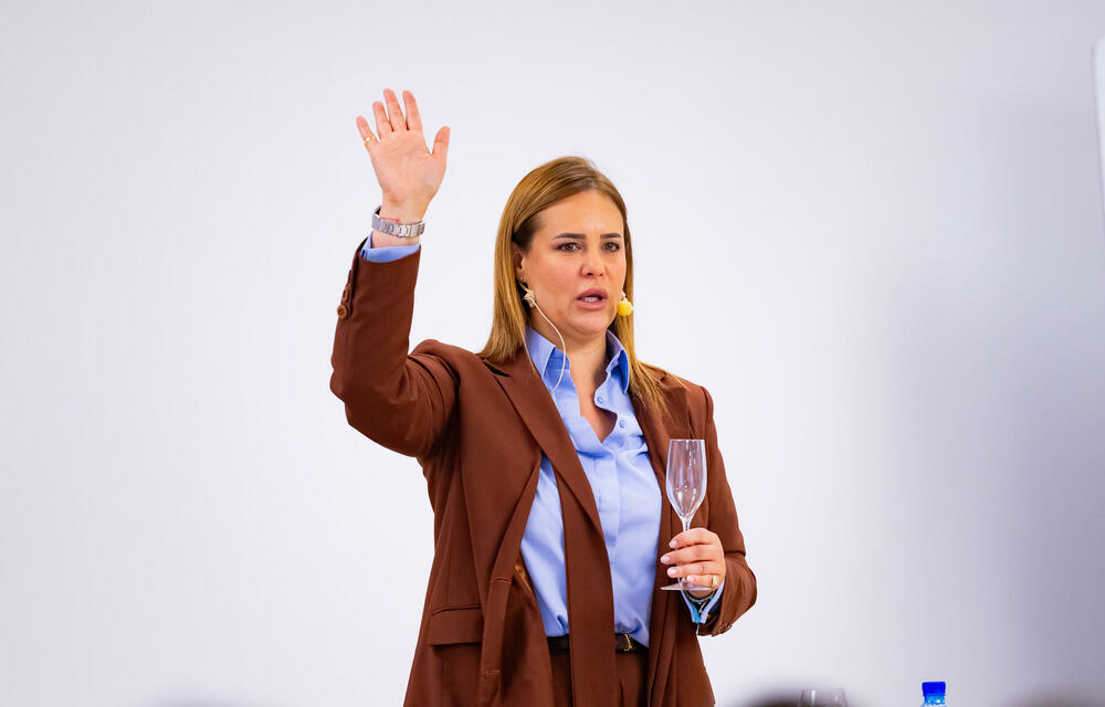 <p>Iz Asocijacije liderki Crne Gore (ALCG) je saopšteno da je u njihovoj organizaciji na Ekonomskom fakultetu u Podgorici održana edukativna radionica "Stil ostavlja utisak", posvećena poslovnom protokolu i stilu kao ključnim elementima savremenog liderstva</p>