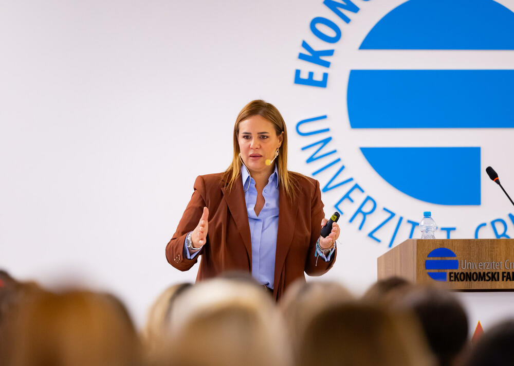 <p>Iz Asocijacije liderki Crne Gore (ALCG) je saopšteno da je u njihovoj organizaciji na Ekonomskom fakultetu u Podgorici održana edukativna radionica "Stil ostavlja utisak", posvećena poslovnom protokolu i stilu kao ključnim elementima savremenog liderstva</p>