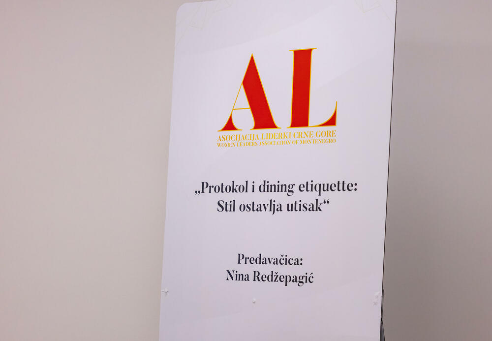 <p>Iz Asocijacije liderki Crne Gore (ALCG) je saopšteno da je u njihovoj organizaciji na Ekonomskom fakultetu u Podgorici održana edukativna radionica "Stil ostavlja utisak", posvećena poslovnom protokolu i stilu kao ključnim elementima savremenog liderstva</p>