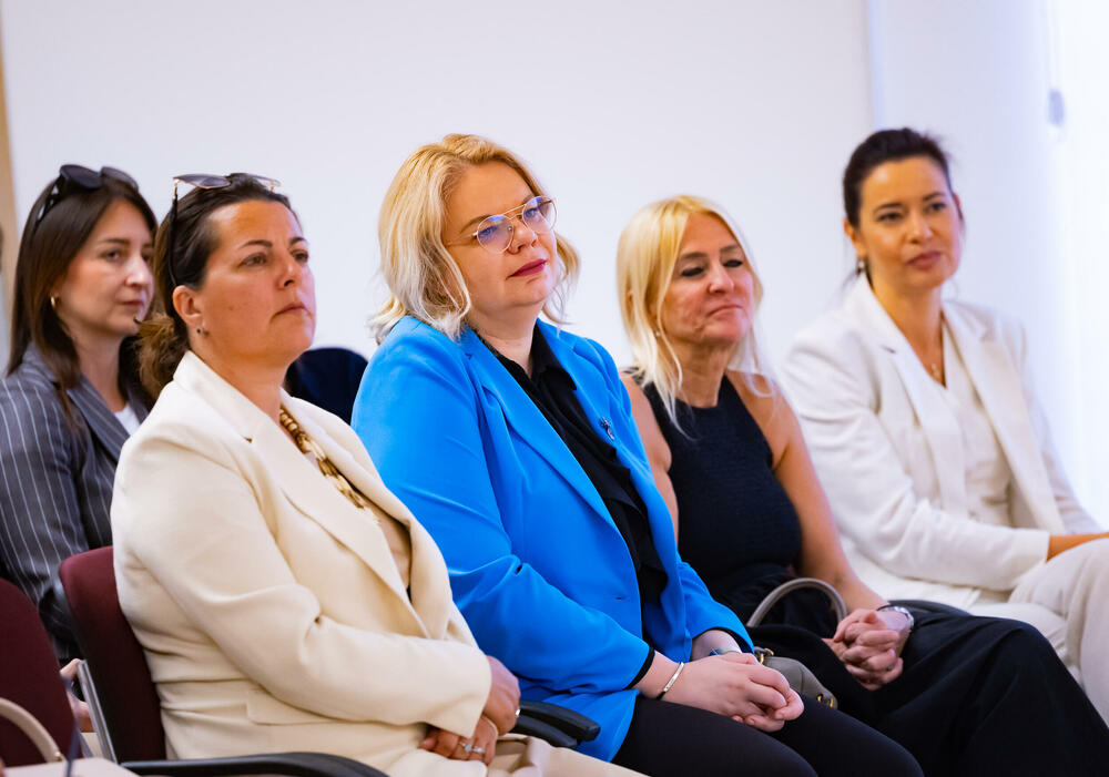 <p>Iz Asocijacije liderki Crne Gore (ALCG) je saopšteno da je u njihovoj organizaciji na Ekonomskom fakultetu u Podgorici održana edukativna radionica "Stil ostavlja utisak", posvećena poslovnom protokolu i stilu kao ključnim elementima savremenog liderstva</p>