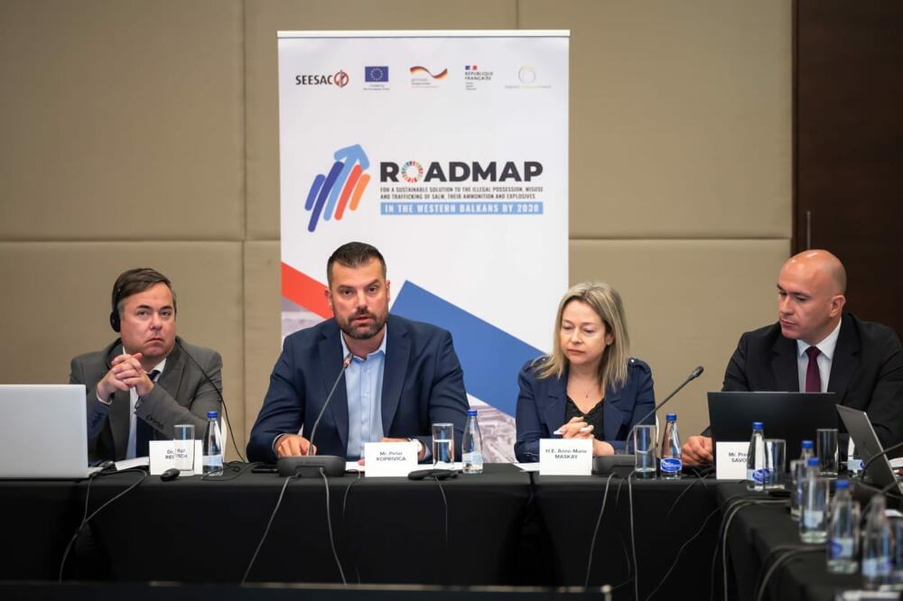 Sa sastanka, Foto: MUP