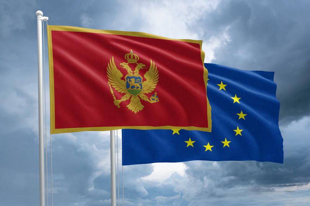Zastave Crne Gore i EU (Ilustracija), Foto: Shutterstock