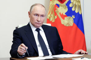 Putin: Ukrajina traži prekid vatre kako bi se mogla ponovo...