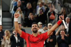 Sjajni Đoković "okrenuo" Zvereva i zakazao polufinalni klasik sa...