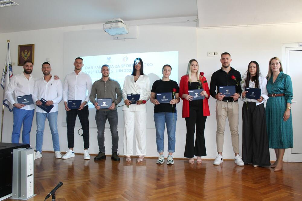 <p>U prethodnoj godini, prema riječima dekana, predano su radili i na domaćem i na međunarodnom polju, aktivno učestvuju u Erasmus programima, potpisani su mnogi međunarodni sporazumi sa partnerskim institucijama, ugostili su brojne stručnjake iz oblasti sporta...</p>