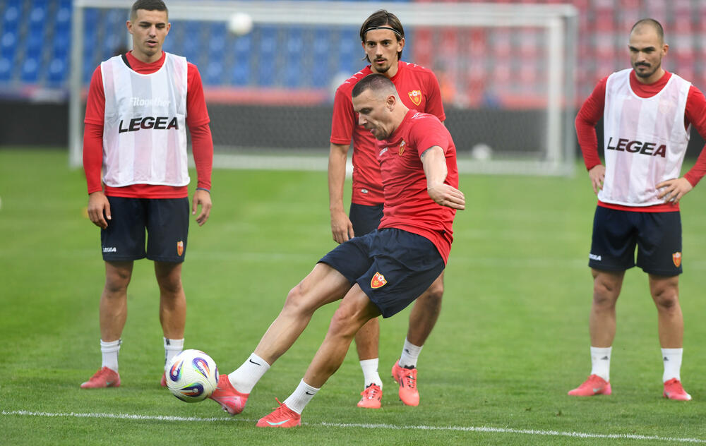 <p>Crna Gora sjutra protiv Češke (20.45) igra važan kvalifikacioni duel</p>