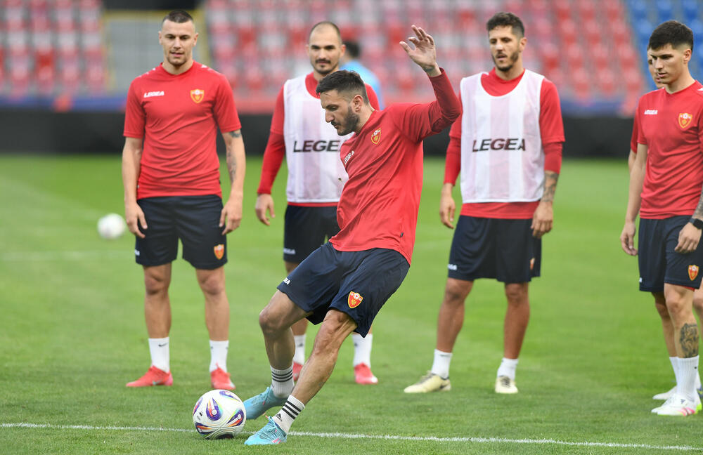 <p>Crna Gora sjutra protiv Češke (20.45) igra važan kvalifikacioni duel</p>