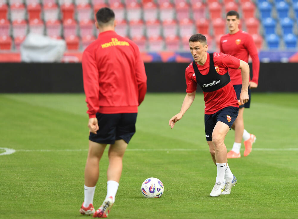 <p>Crna Gora sjutra protiv Češke (20.45) igra važan kvalifikacioni duel</p>