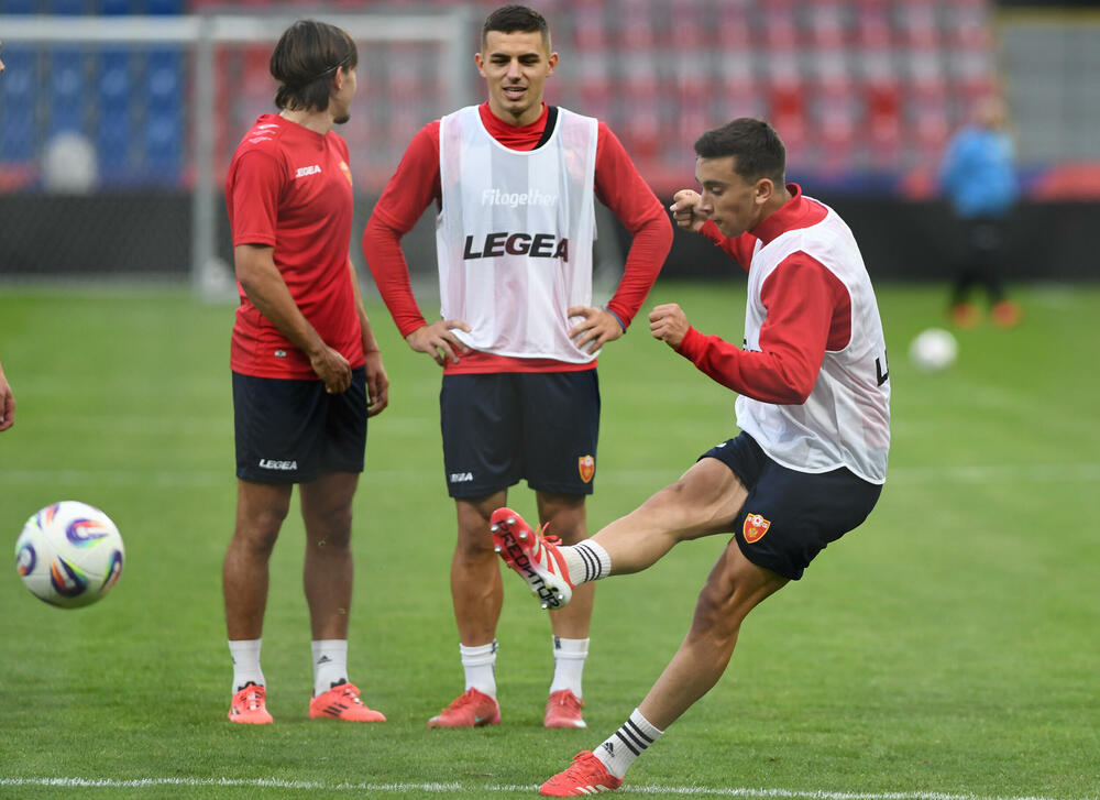 <p>Crna Gora sjutra protiv Češke (20.45) igra važan kvalifikacioni duel</p>