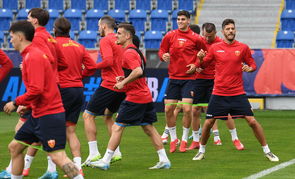 <p>Crna Gora sjutra protiv Češke (20.45) igra važan kvalifikacioni duel</p>