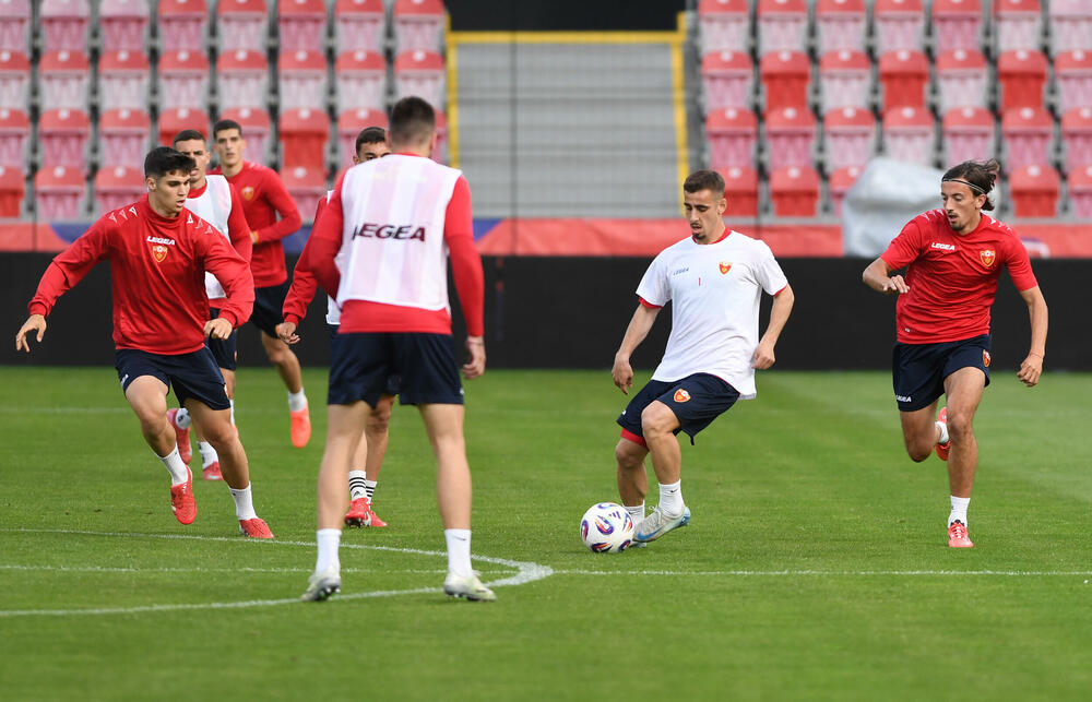 <p>Crna Gora sjutra protiv Češke (20.45) igra važan kvalifikacioni duel</p>