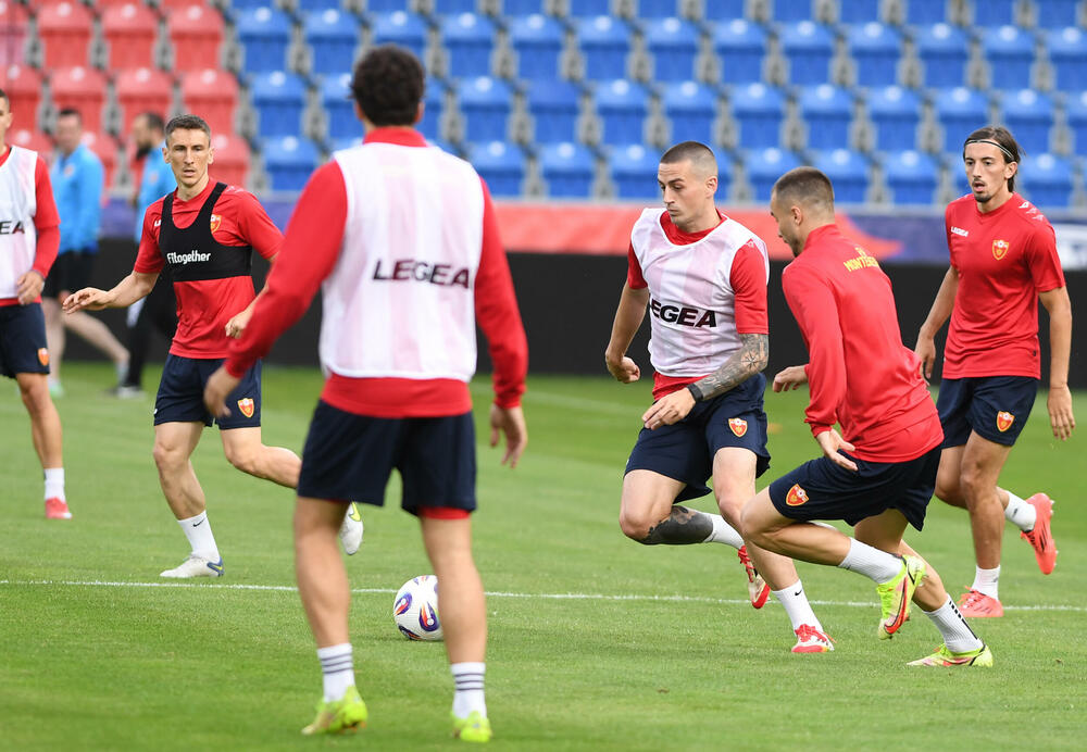 <p>Crna Gora sjutra protiv Češke (20.45) igra važan kvalifikacioni duel</p>