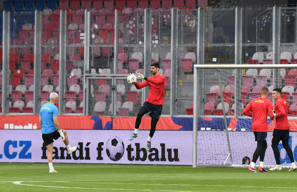 <p>Crna Gora sjutra protiv Češke (20.45) igra važan kvalifikacioni duel</p>