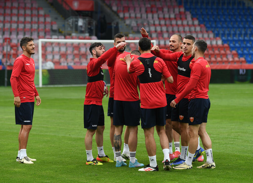 <p>Crna Gora sjutra protiv Češke (20.45) igra važan kvalifikacioni duel</p>