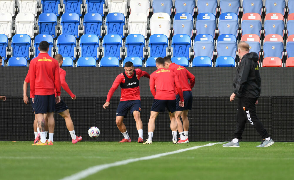 <p>Crna Gora sjutra protiv Češke (20.45) igra važan kvalifikacioni duel</p>