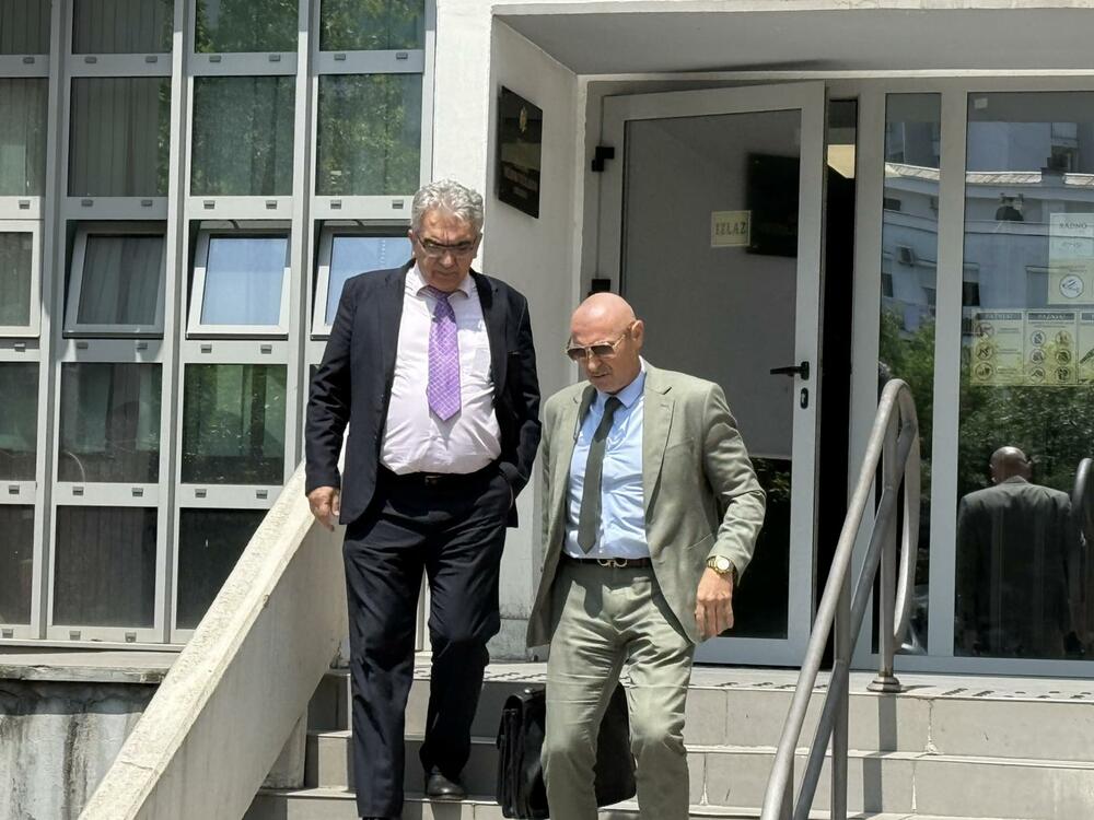 <p>Na snmku se čuje da član Savjeta RTCG Filip Lazović kaže da je situacija atipična, te da se na članove Savjeta RTCG vršio pritisak</p>