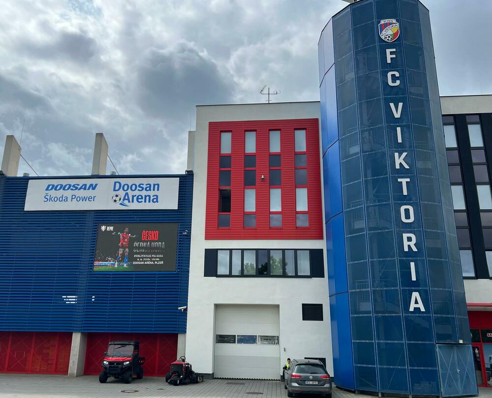 Dusan arena, stadion Viktorije i najava večerašnjeg meča Češka - Crna Gora