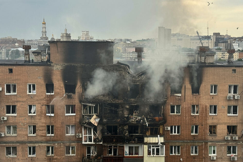 <p>Harkov, jedan od najvećih gradova u Ukrajini, nalazi se samo nekoliko desetina kilometara od ruske granice i bio je pod stalnim ruskim granatiranjem tokom više od tri godine rata</p>