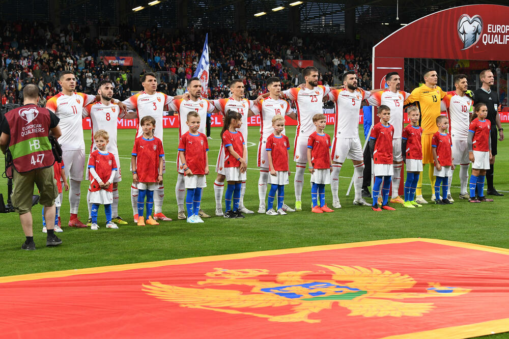 Naši fudbaleri pred meč sa Češkom u Plzenju, Foto: FSCG