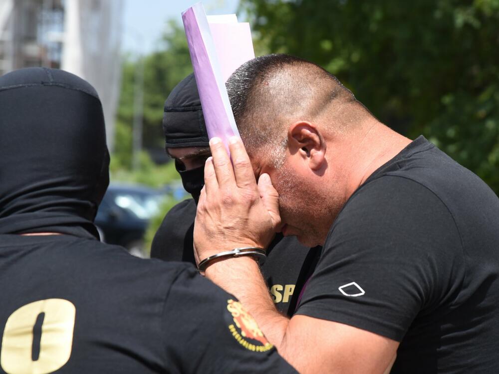 <p>U jutrošnjoj akciji uhapšeni i Dejan Milić, Radoje Dakić, Mileta Simanić i Adnan Suković;</p>  <p>SPO je tokom popodneva uhapsio i vlasnika firme "MP Šped Trans" Predraga Madžgalja, koja se bavi drumskim prevozom tereta.</p>