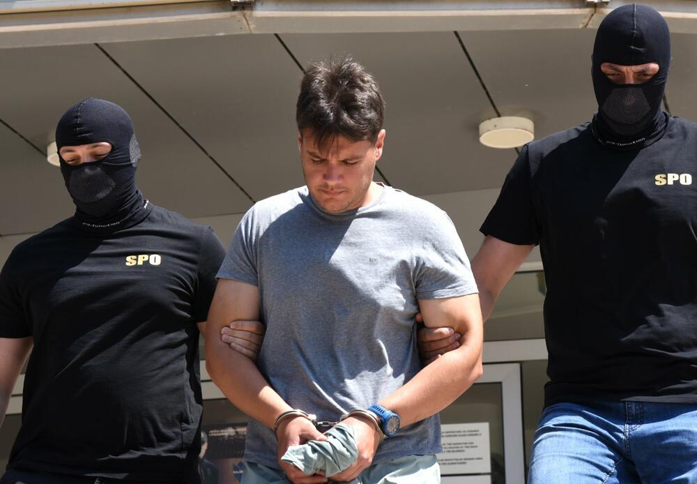 <p>U jutrošnjoj akciji uhapšeni i Dejan Milić, Radoje Dakić, Mileta Simanić i Adnan Suković;</p>  <p>SPO je tokom popodneva uhapsio i vlasnika firme "MP Šped Trans" Predraga Madžgalja, koja se bavi drumskim prevozom tereta.</p>