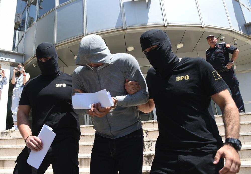 <p>U jutrošnjoj akciji uhapšeni i Dejan Milić, Radoje Dakić, Mileta Simanić i Adnan Suković;</p>  <p>SPO je tokom popodneva uhapsio i vlasnika firme "MP Šped Trans" Predraga Madžgalja, koja se bavi drumskim prevozom tereta.</p>