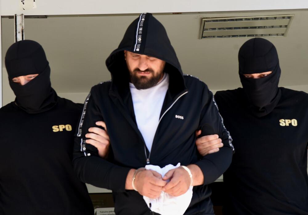 <p>U jutrošnjoj akciji uhapšeni i Dejan Milić, Radoje Dakić, Mileta Simanić i Adnan Suković;</p>  <p>SPO je tokom popodneva uhapsio i vlasnika firme "MP Šped Trans" Predraga Madžgalja, koja se bavi drumskim prevozom tereta.</p>