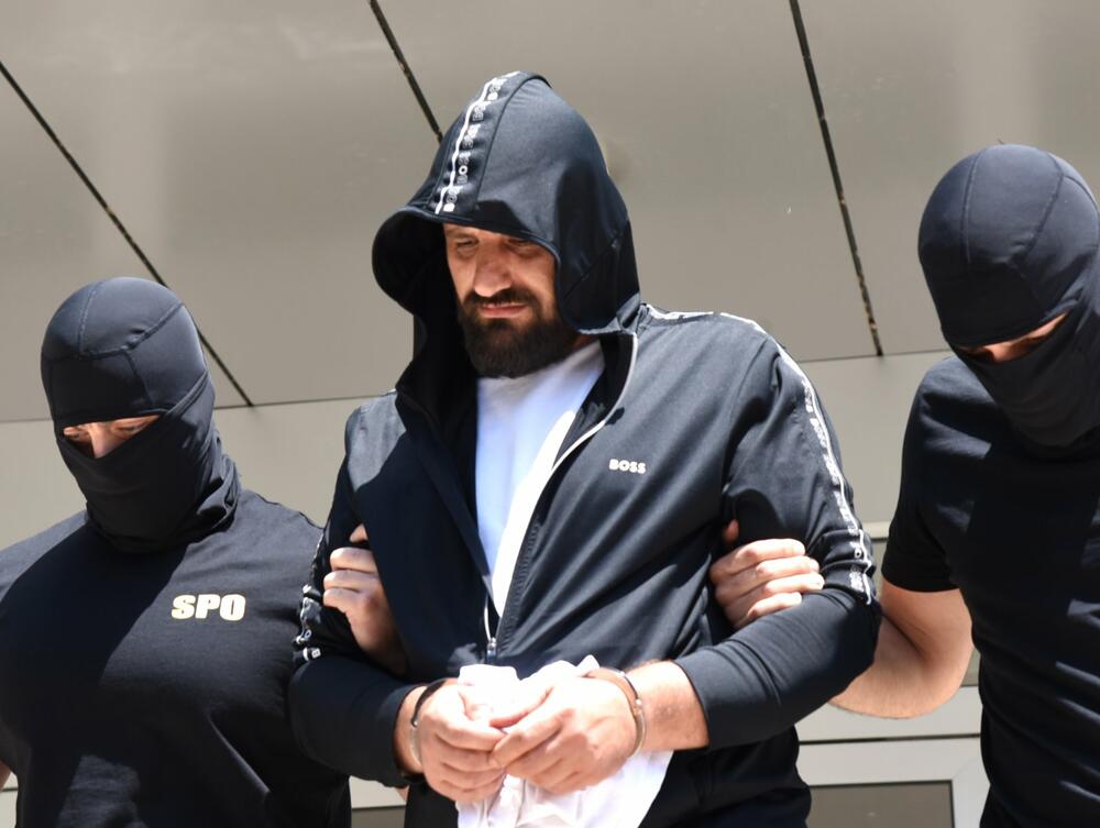 <p>U jutrošnjoj akciji uhapšeni i Dejan Milić, Radoje Dakić, Mileta Simanić i Adnan Suković;</p>  <p>SPO je tokom popodneva uhapsio i vlasnika firme "MP Šped Trans" Predraga Madžgalja, koja se bavi drumskim prevozom tereta.</p>