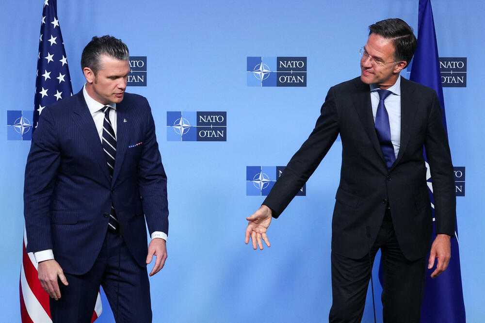 Američki ministar obrane Pit Hegset i generalni sekretar NATO-a Mark Rute u Briselu, Foto: Reuters