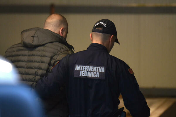 Mandić i &bdquo;ispružena, desna ruka&rdquo;