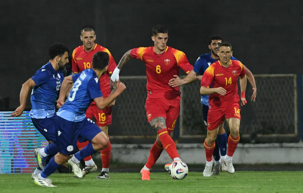 <p>Jun će se pamtiti po debiju iz snova Vasilija Adžića i Andrije Bulatovića, ali i po rekorderu Stevanu Jovetiću</p>