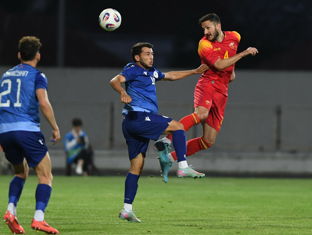 <p>Jun će se pamtiti po debiju iz snova Vasilija Adžića i Andrije Bulatovića, ali i po rekorderu Stevanu Jovetiću</p>