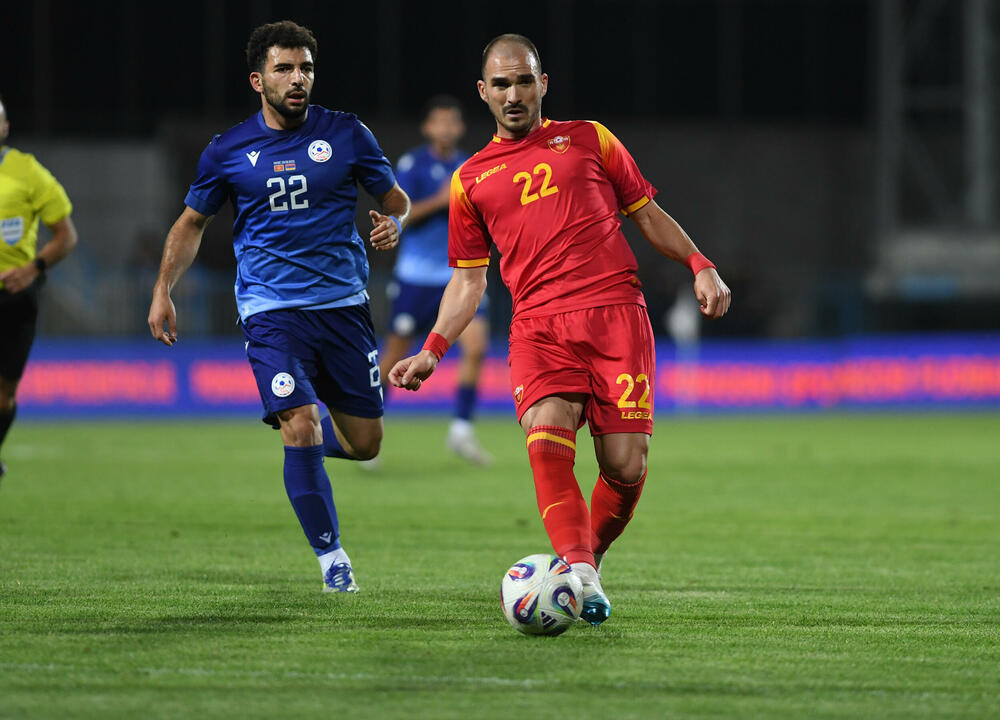 <p>Jun će se pamtiti po debiju iz snova Vasilija Adžića i Andrije Bulatovića, ali i po rekorderu Stevanu Jovetiću</p>