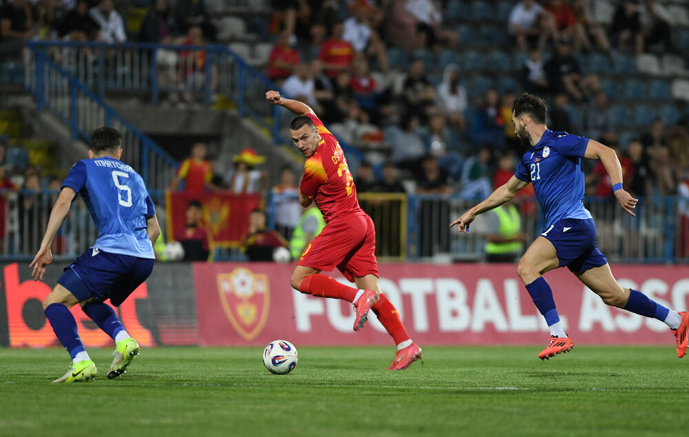 <p>Jun će se pamtiti po debiju iz snova Vasilija Adžića i Andrije Bulatovića, ali i po rekorderu Stevanu Jovetiću</p>