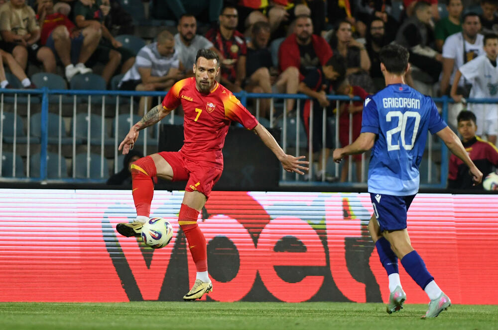 <p>Jun će se pamtiti po debiju iz snova Vasilija Adžića i Andrije Bulatovića, ali i po rekorderu Stevanu Jovetiću</p>