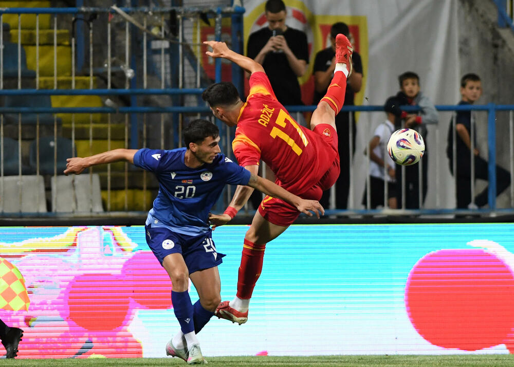 <p>Jun će se pamtiti po debiju iz snova Vasilija Adžića i Andrije Bulatovića, ali i po rekorderu Stevanu Jovetiću</p>