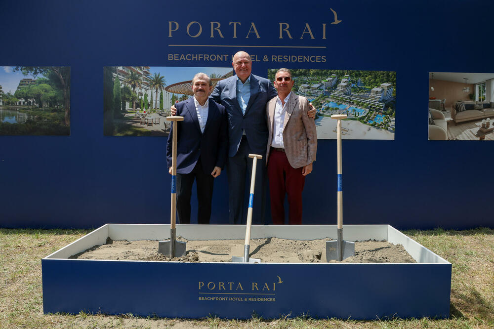<p>Kamen temeljac položili su suvlasnik hotelske grupacije Karisma Hotels & Resorts, Ljubiša Krstajić, osnivač kompanije Dobrov & Family Group Andrej Dobrov i partner u Karisma Hotels & Resorts Rafael Feliz</p>
