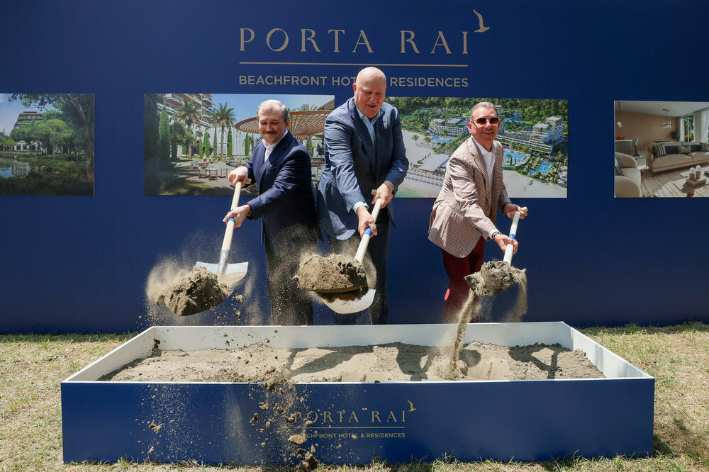 <p>Kamen temeljac položili su suvlasnik hotelske grupacije Karisma Hotels & Resorts, Ljubiša Krstajić, osnivač kompanije Dobrov & Family Group Andrej Dobrov i partner u Karisma Hotels & Resorts Rafael Feliz</p>