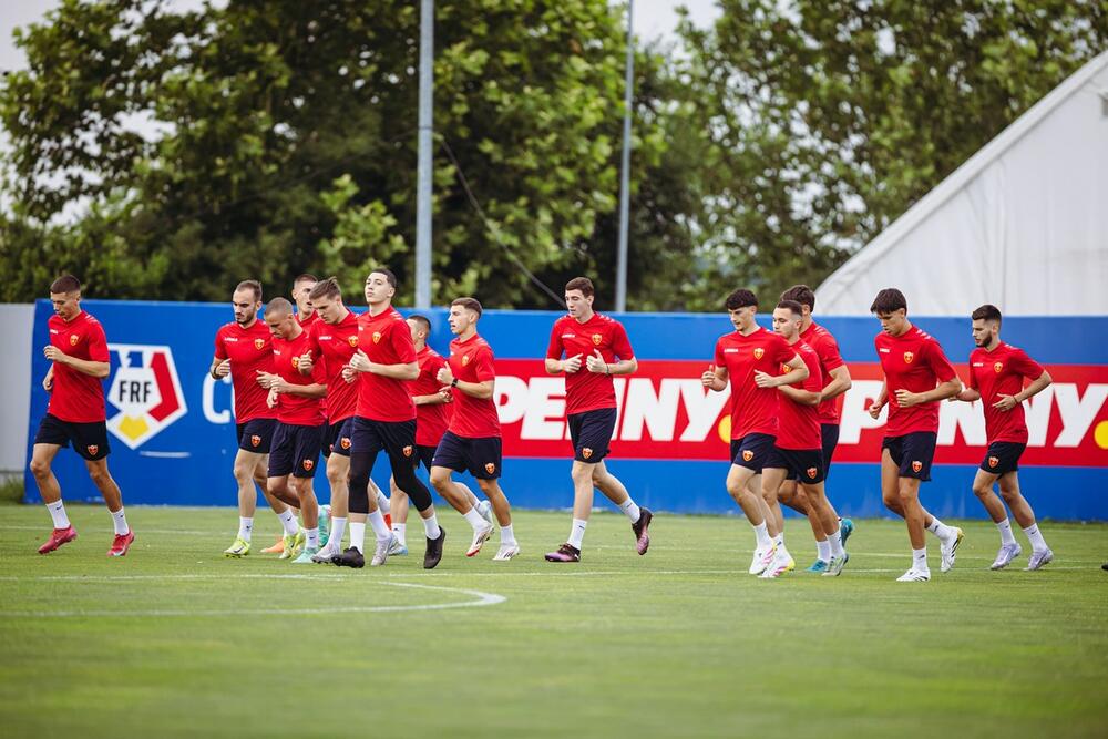 <p>Omladinska fudbalska reprezentacija Crne Gore će od petka učestvovati na Evropskom prvenstvu</p>