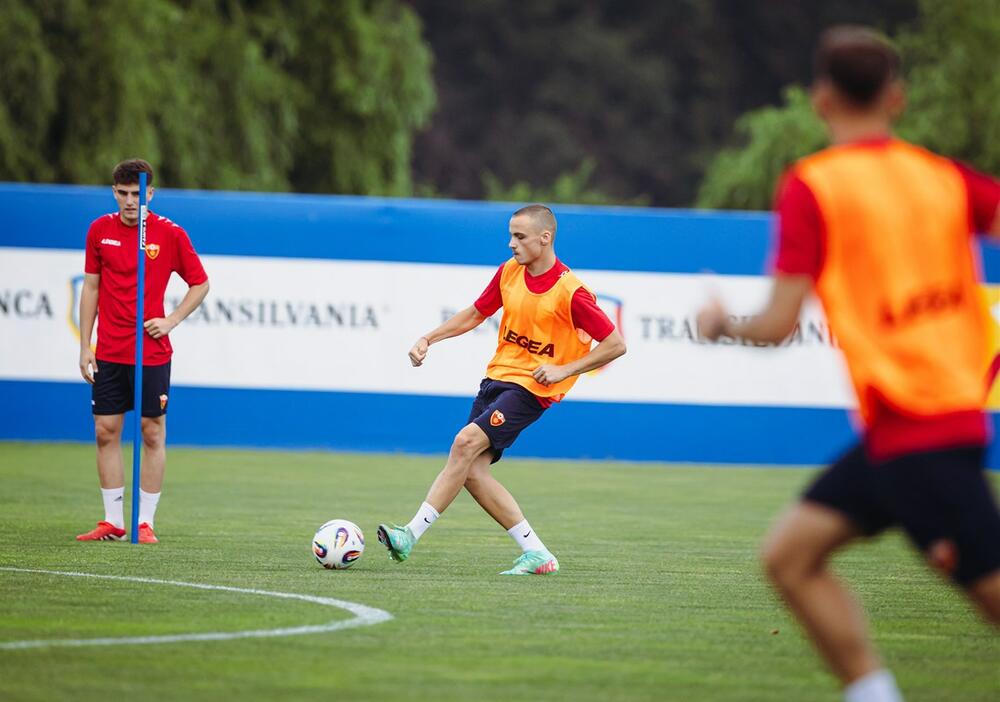 <p>Omladinska fudbalska reprezentacija Crne Gore će od petka učestvovati na Evropskom prvenstvu</p>