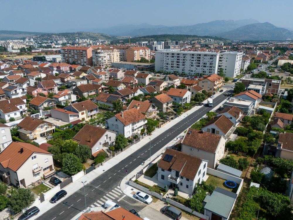 Saša Mujović, Kozaračka ulica